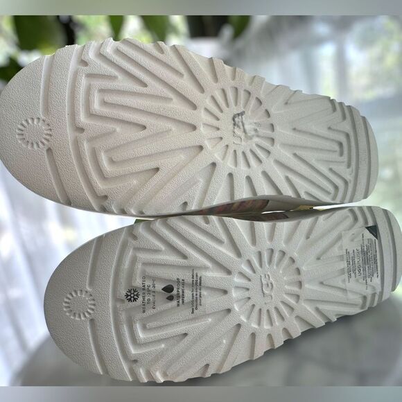 UGG Classic Waterproof Clear Mini Boots Winter Snow Rain size 7 - Picture 12 of 14